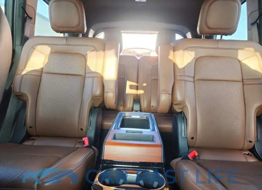 5LM5J7XC3LGL17383# 10
