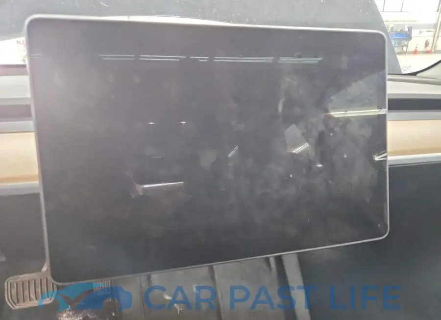 5YJ3E1EB4NF290170# 9