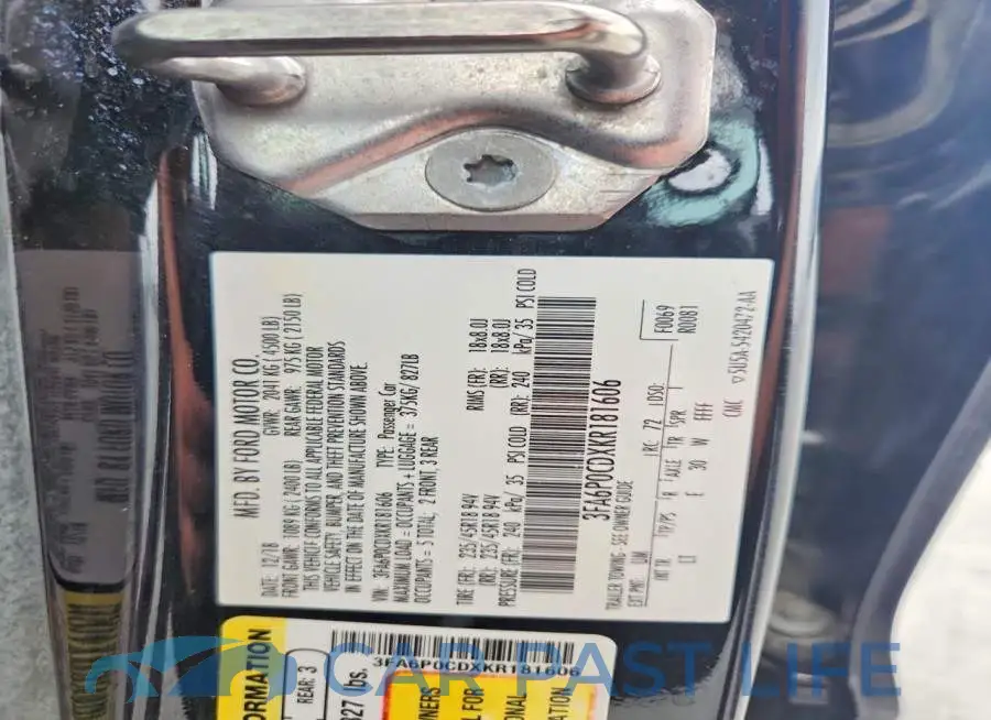 3FA6P0CDXKR181606# 12