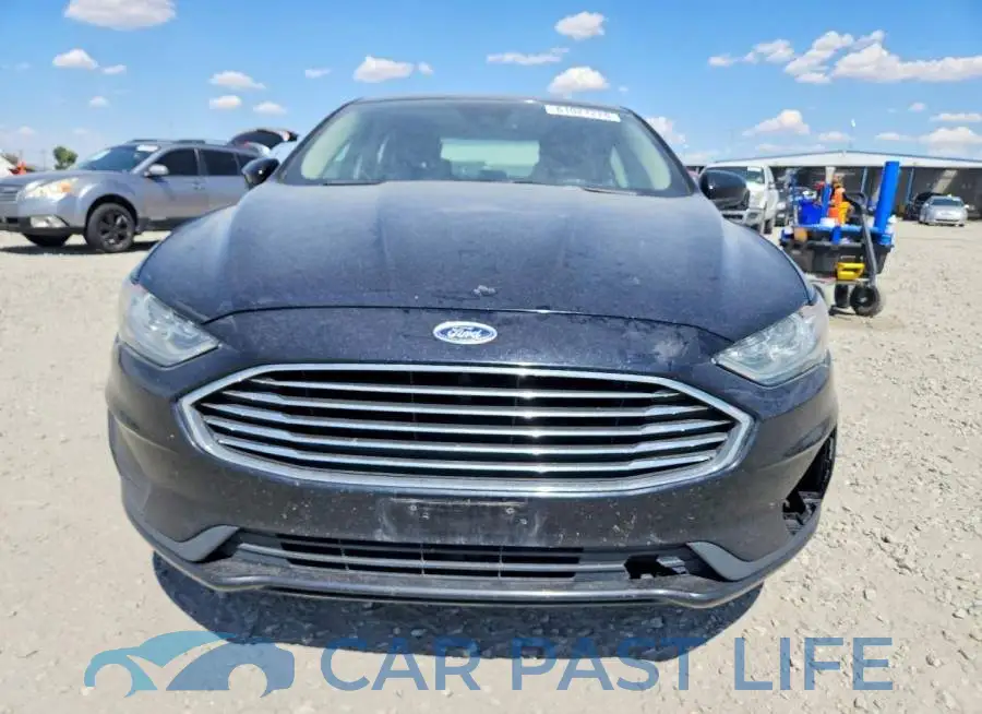 3FA6P0LU5KR143801# 5