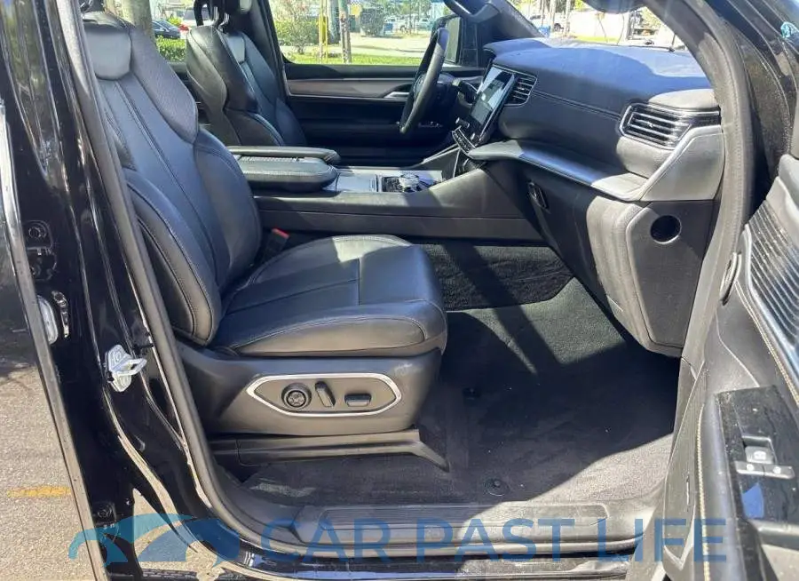 1C4SJVBP9RS116246# 7