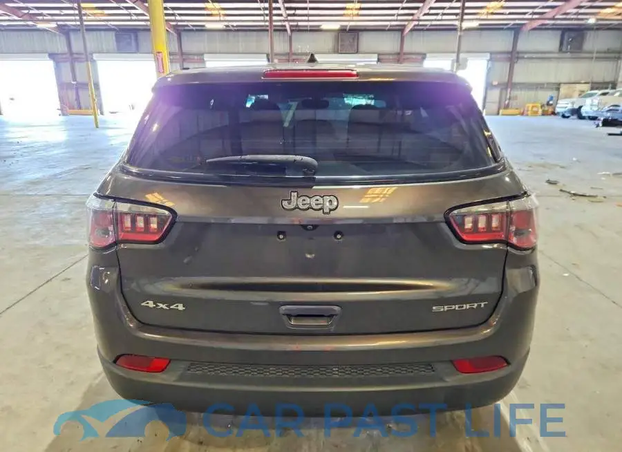3C4NJDAB0JT177176# 6