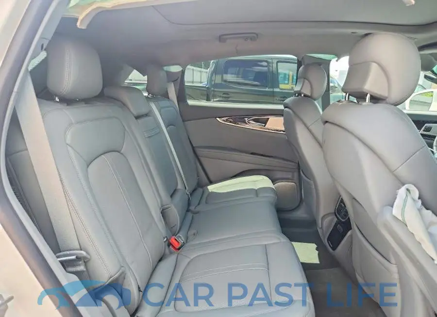2LMPJ8KP7PBL03841# 11