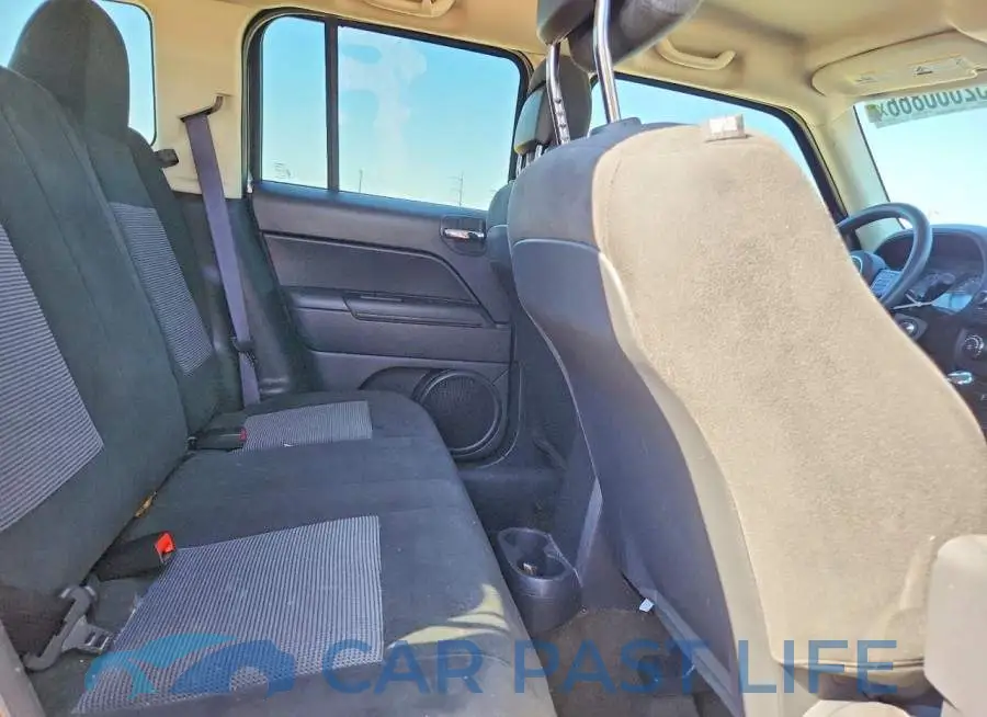 1C4NJPBB2HD120963# 11