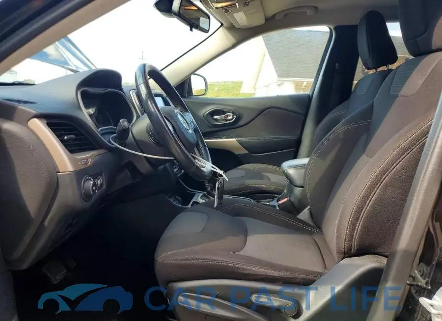 1C4PJLCS5HW643057# 7