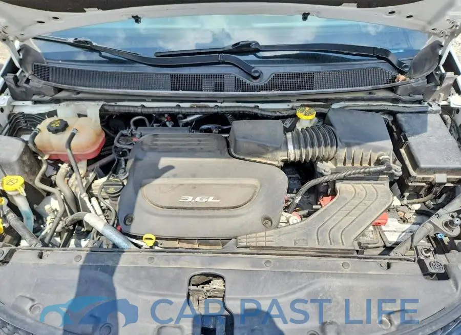 2C4RC1BG3JR317616# 12