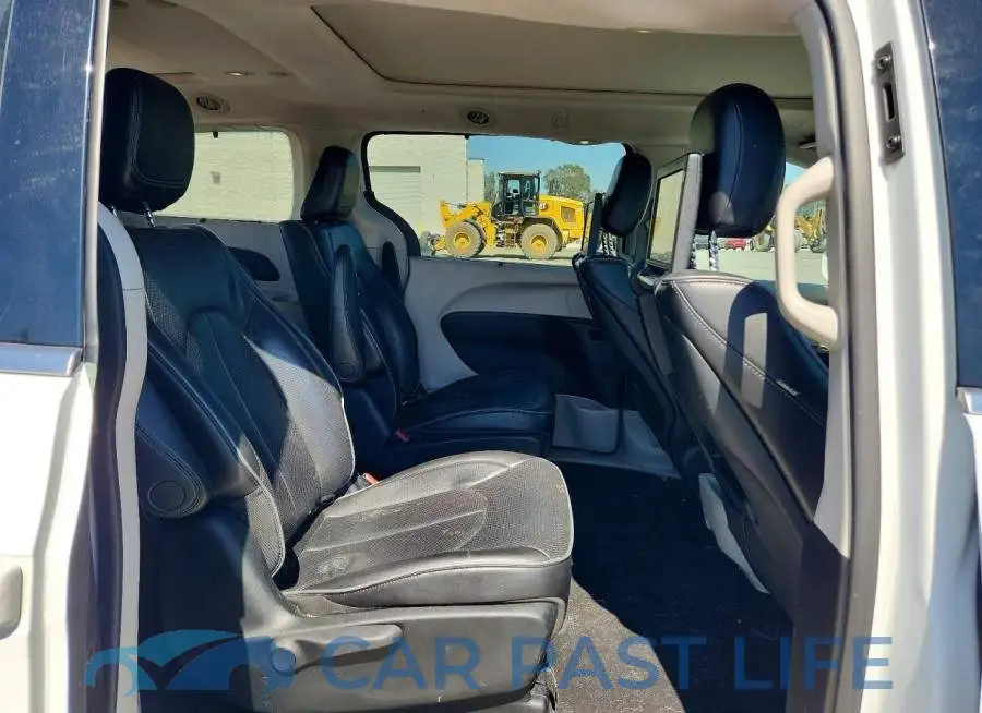 2C4RC1N75JR230179# 11