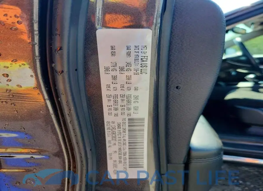 1C4RDJAG8KC585327# 14