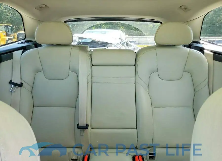 LYV102RK9JB109937# 10