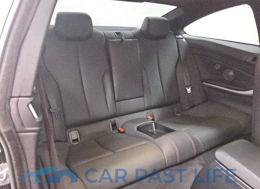 WBA4W3C54JAC97424# 10