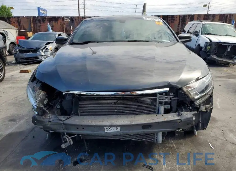 1FAHP2E86HG132570# 5