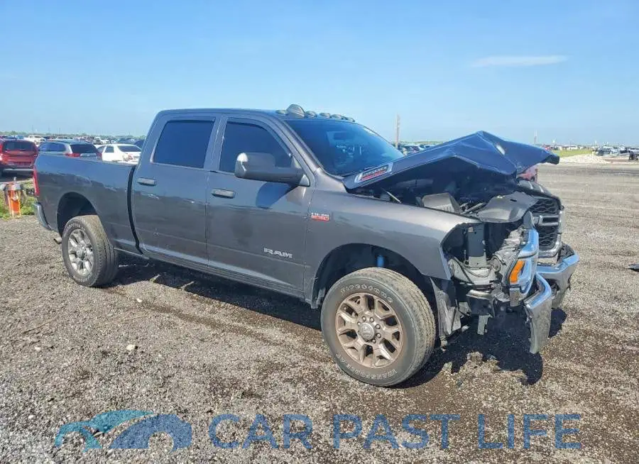 3C6UR5CJ3KG683715# 4