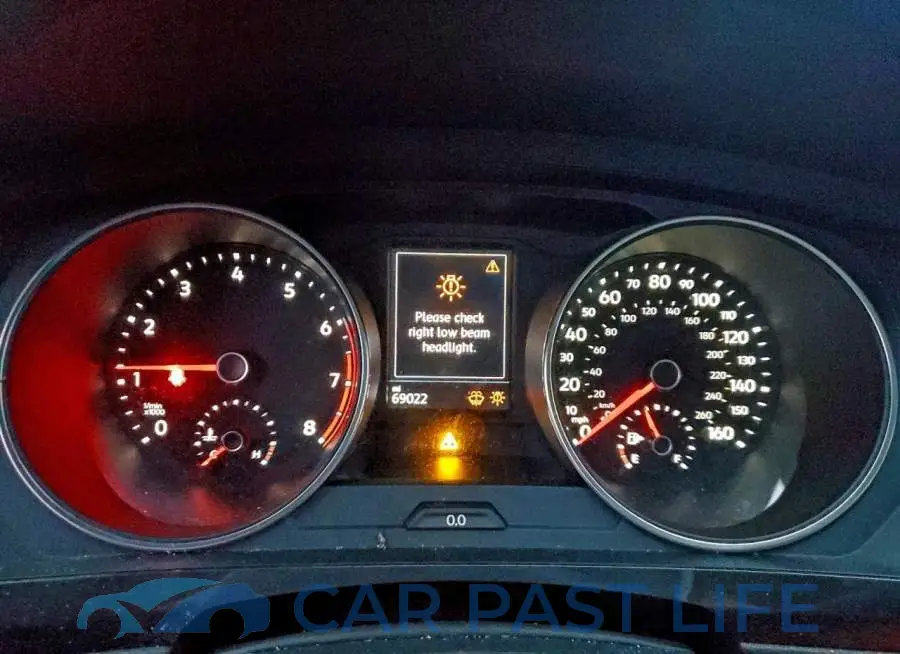 3VV2B7AX8KM109895# 9