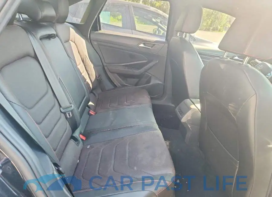 3VW2T7BUXNM000727# 10