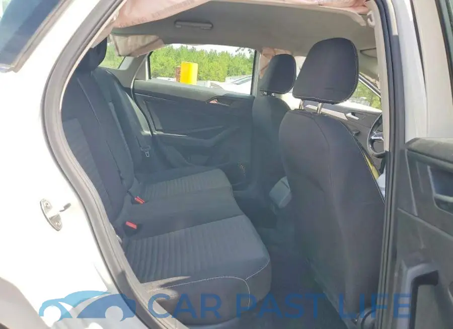 3VW5M7BU0RM058667# 10