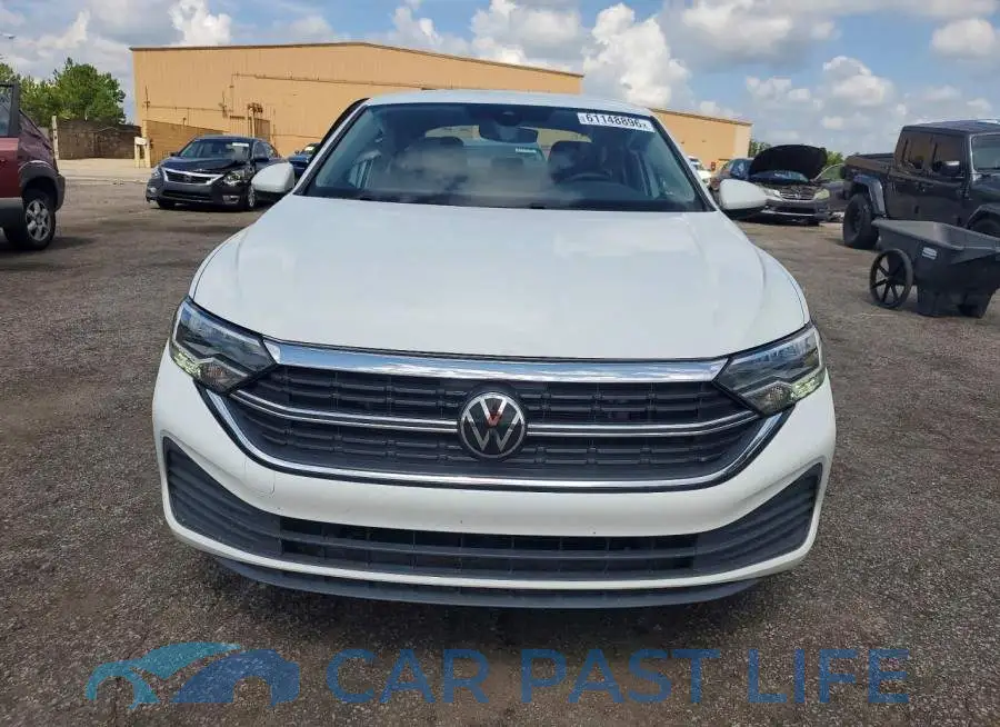 3VW5M7BU0RM058667# 5