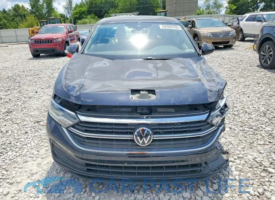 3VWEM7BU5RM050659# 5