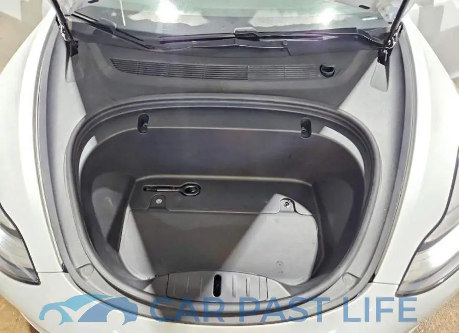 5YJ3E1EB6LF618850# 11