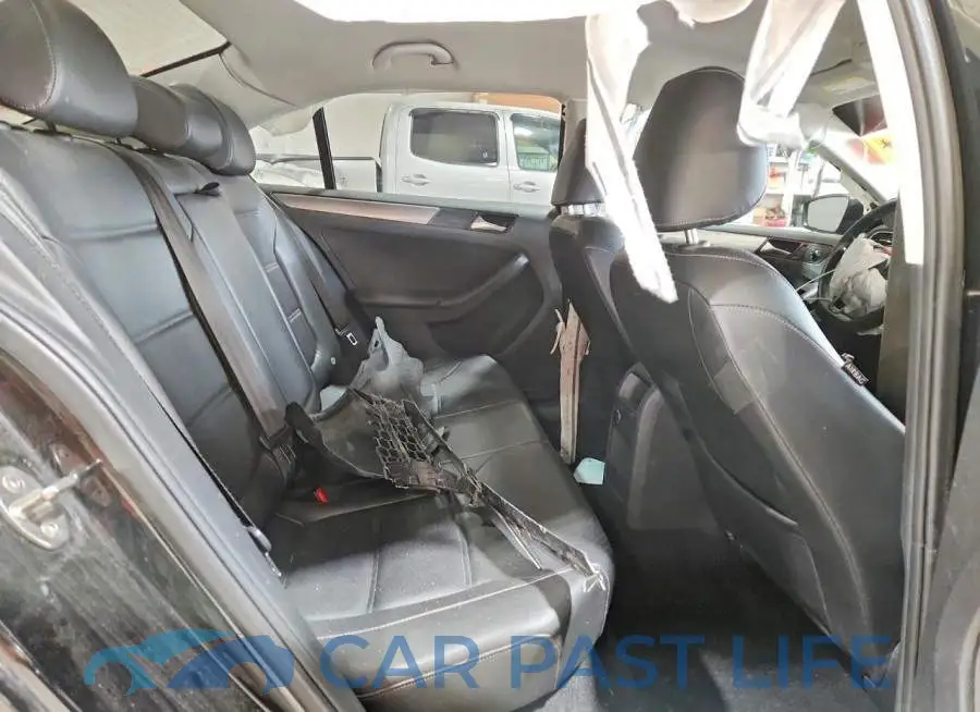 3VWDB7AJ1JM209934# 10