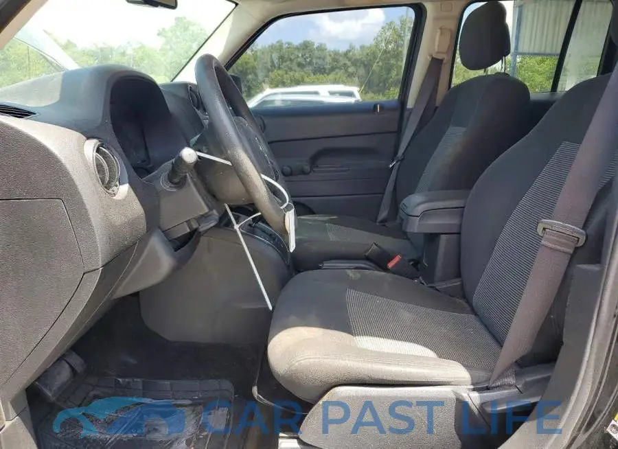 1C4NJPBB0HD132092# 7