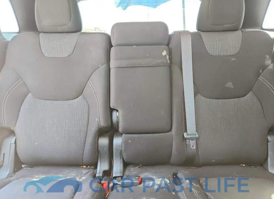 1C4PJLCB9HW653042# 10