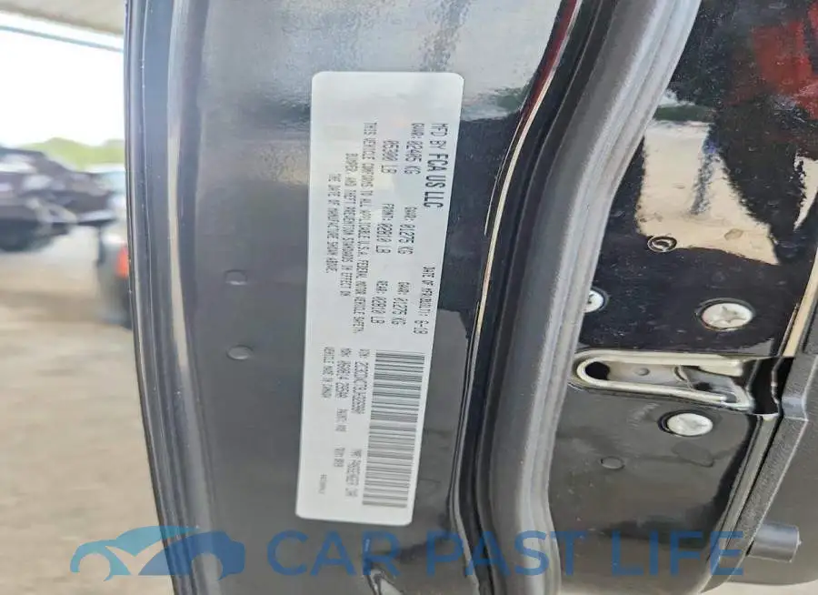2C3CDXCT9JH326980# 12