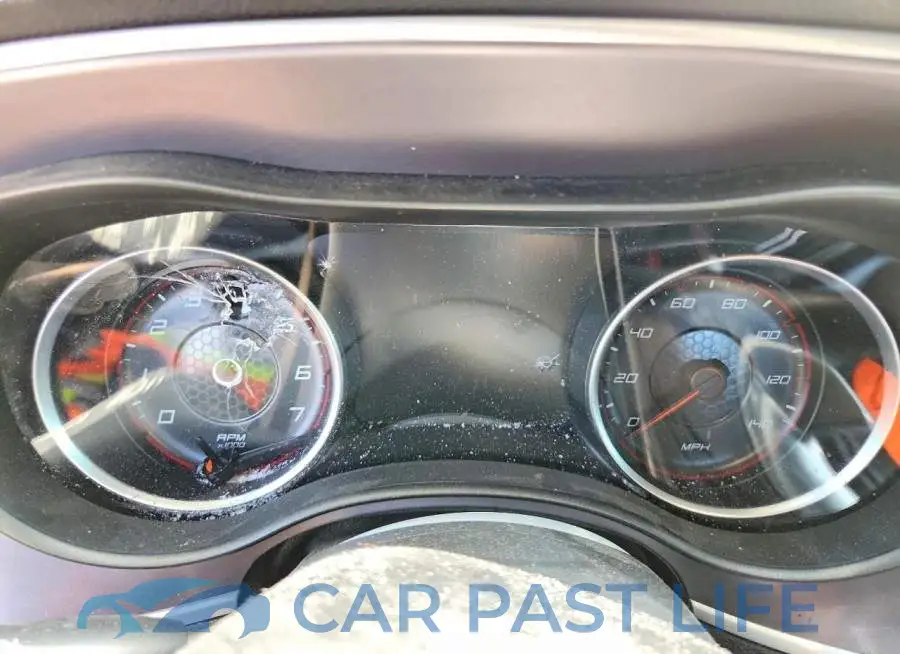 2C3CDXHG5KH678192# 9