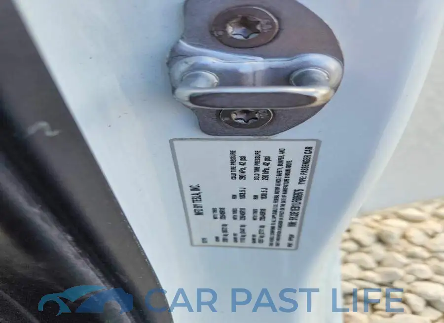 5YJ3E1EB1LF606976# 13