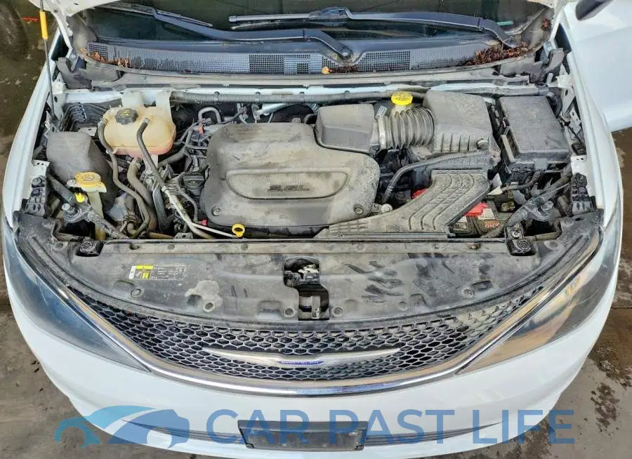 2C4RC1DG6LR256827# 12