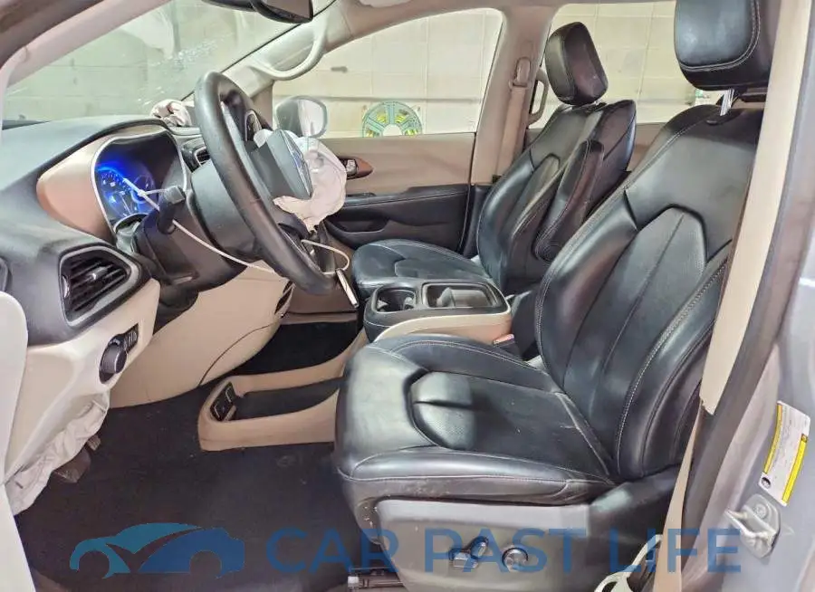 2C4RC1DGXLR286137# 7