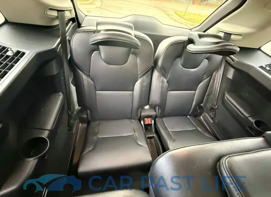 YV4102CK3J1351099# 11