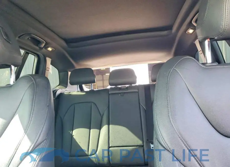 5UXTY3C06LLE55197# 10