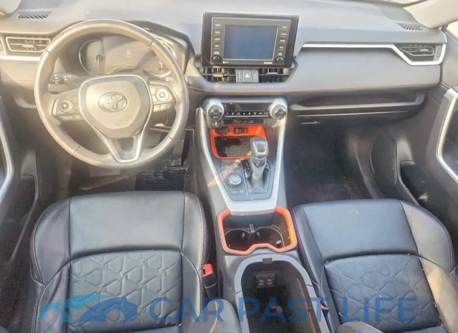 2T3J1RFV8NW257077# 8