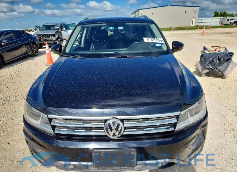3VV3B7AX2JM221742# 5
