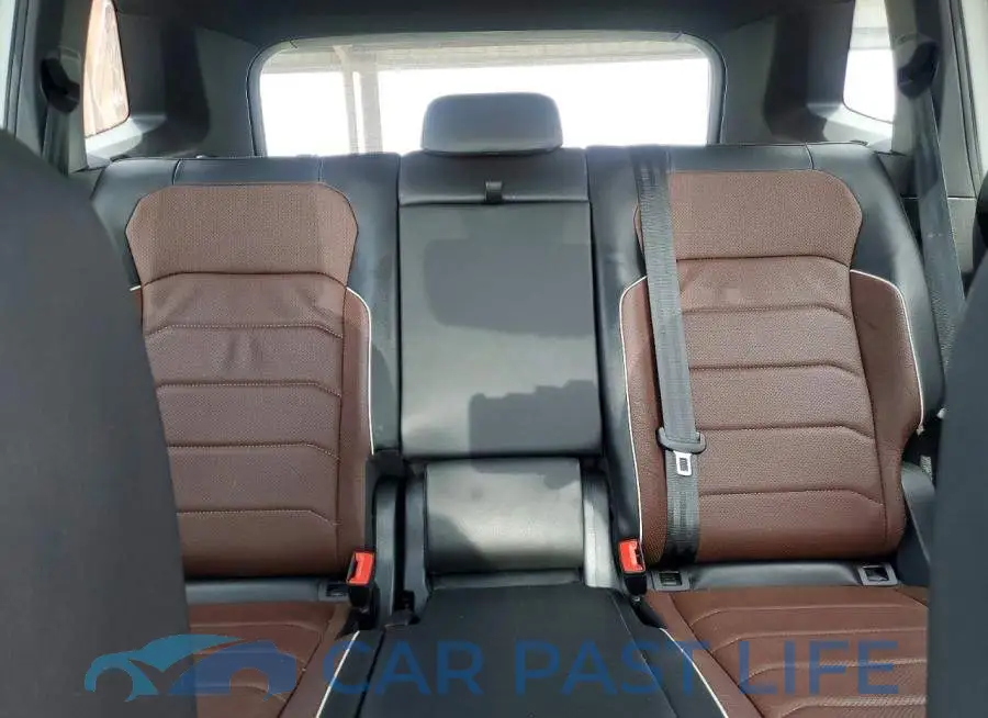 3VV4B7AX2RM054069# 10