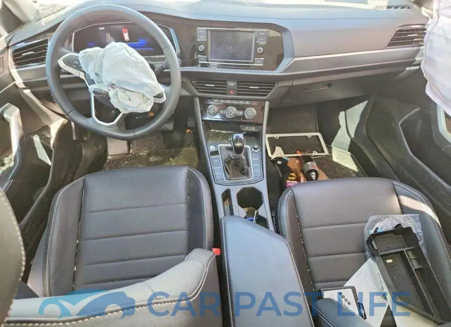 3VW7M7BU0RM097915# 8