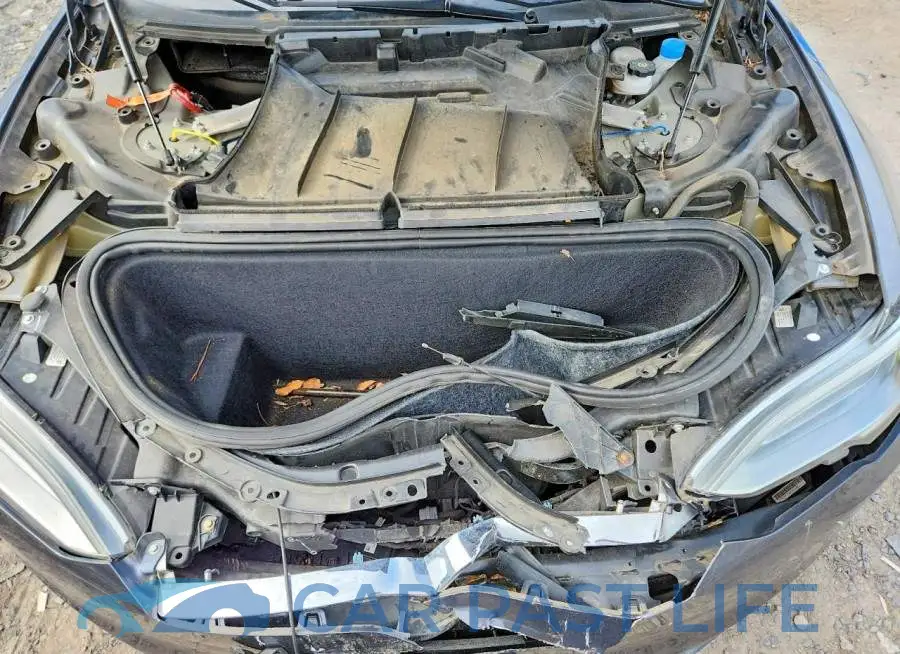 5YJSA1E45JF276040# 11