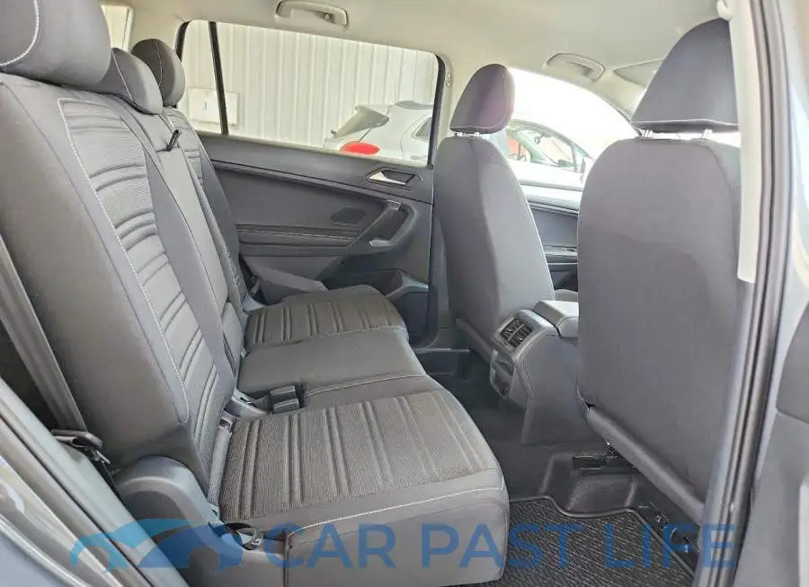 3VVRB7AX8RM231990# 11
