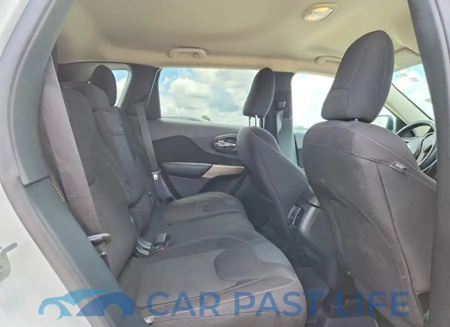1C4PJLCB8HW653730# 11