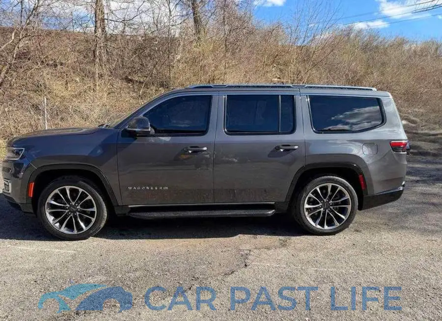1C4SJVBT4NS129042# 14