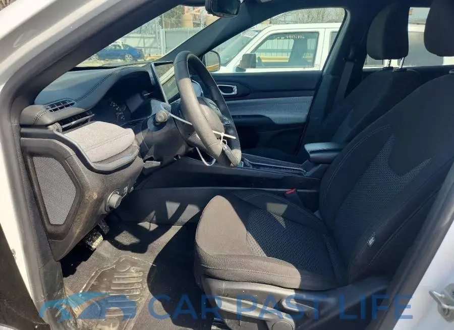 3C4NJDAN9RT166957# 7