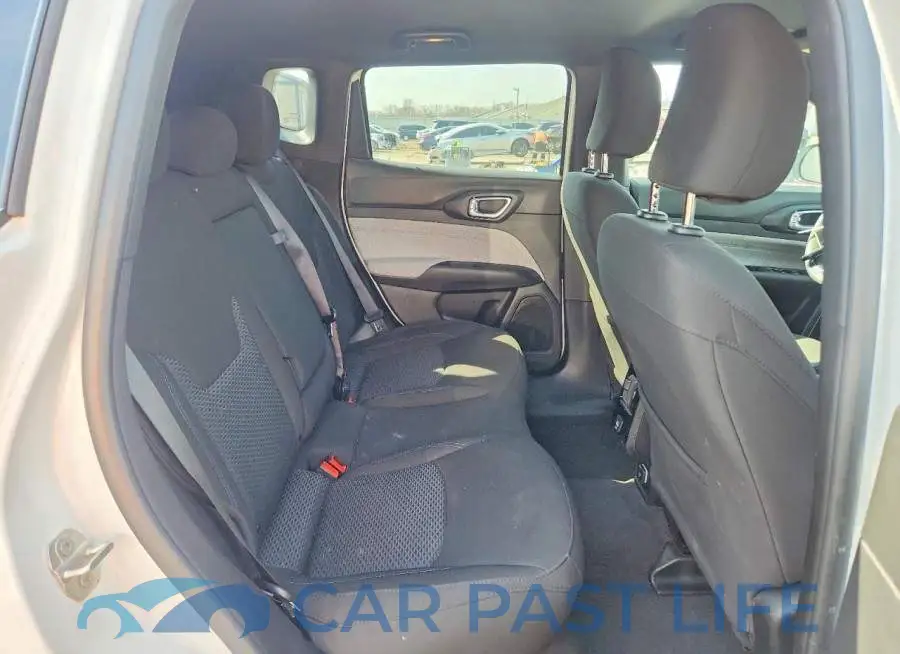 3C4NJDAN9RT166957# 10