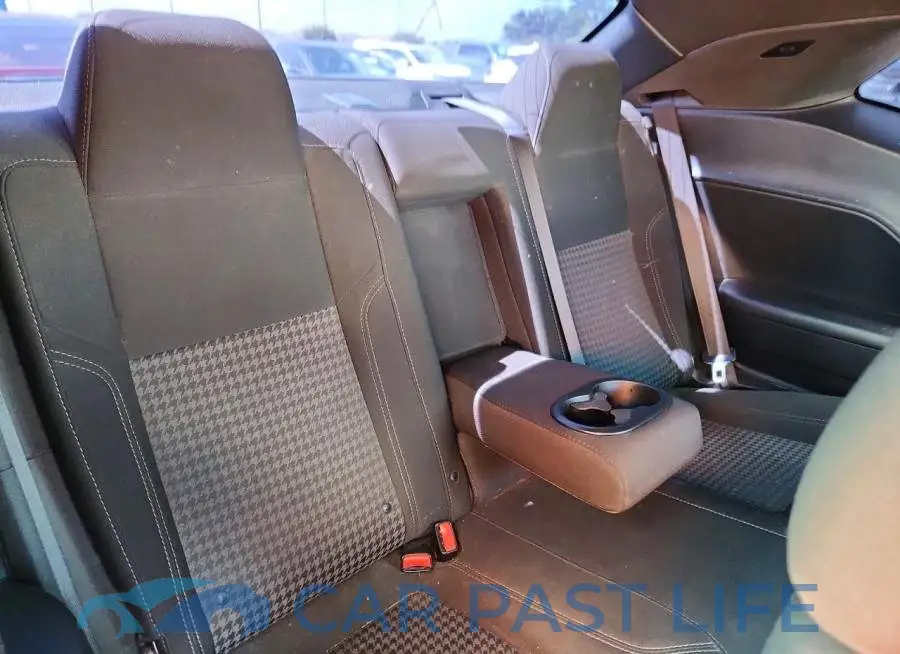 2C3CDZAG4HH636062# 10
