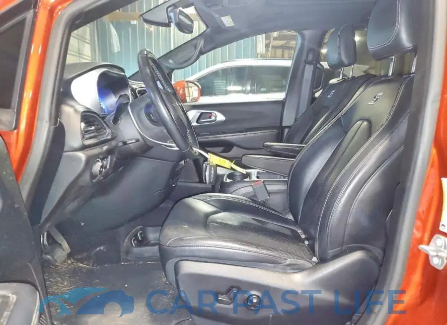 2C4RC1EG1JR258254# 7