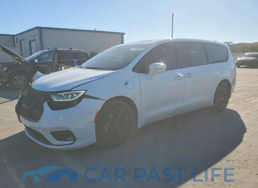 2C4RC1S72NR215939# 1