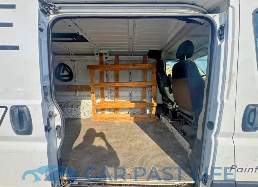 3C6TRVAG5LE123193# 6
