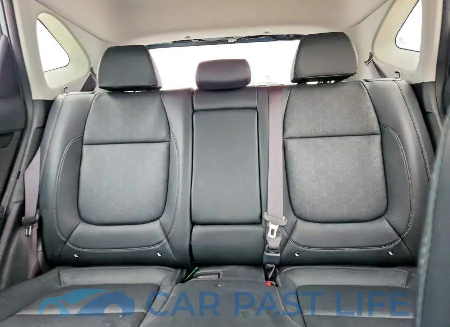 KNDER2AA7S7671268# 10