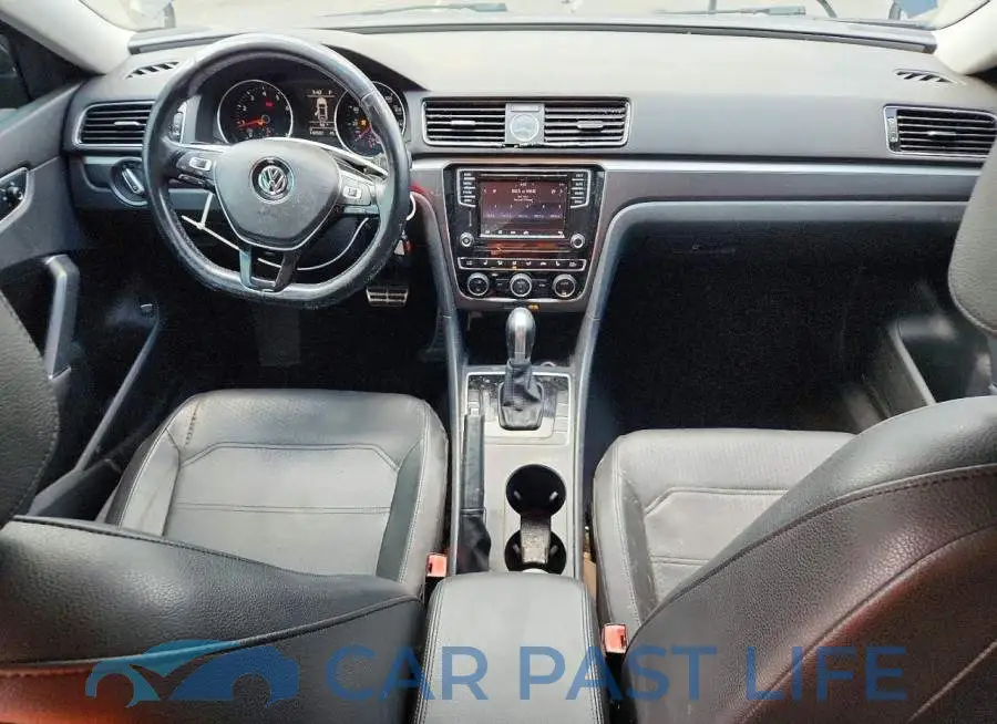 1VWDT7A33HC075227# 8