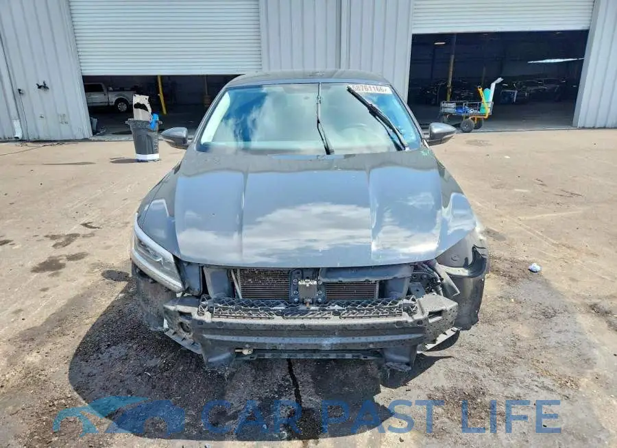 1VWDT7A33HC075227# 5