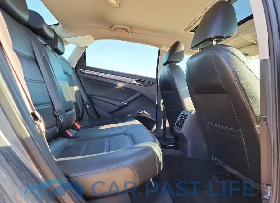 1VWGT7A34HC011842# 10